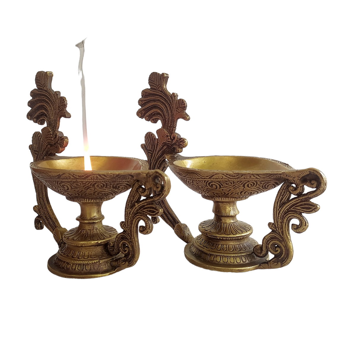 Ornate Pair of Brass Oil Vilakkus | Diyas. Length 21 cm x Height 18 cm x Width 10 cm