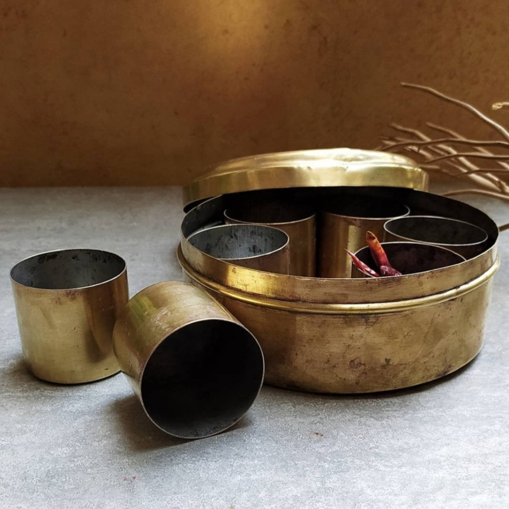 Vintage Round Brass Condiment | Spice Box With 7 Spice Containers, Diameter 18 cm x Ht 7 cm