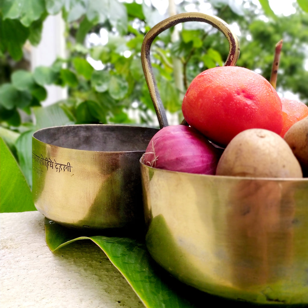 Naalu Poriyal Pathirum - Traditional 2 In 1 Large Brass Serving Vessel With Handle. Height 20 cm x Diameter 16 cm