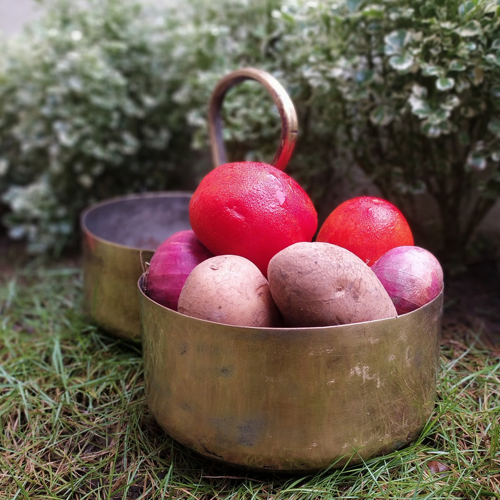 Naalu Poriyal Pathirum - Traditional 2 In 1 Large Brass Serving Vessel With Handle. Height 20 cm x Diameter 16 cm