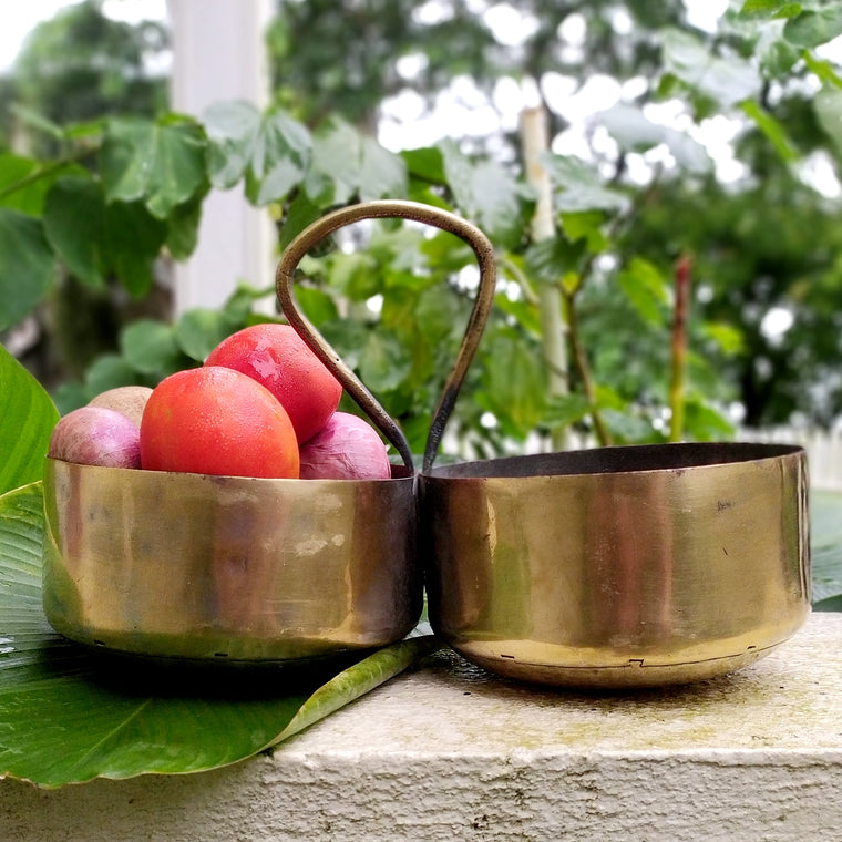 Naalu Poriyal Pathirum - Traditional 2 In 1 Large Brass Serving Vessel With Handle. Height 20 cm x Diameter 16 cm