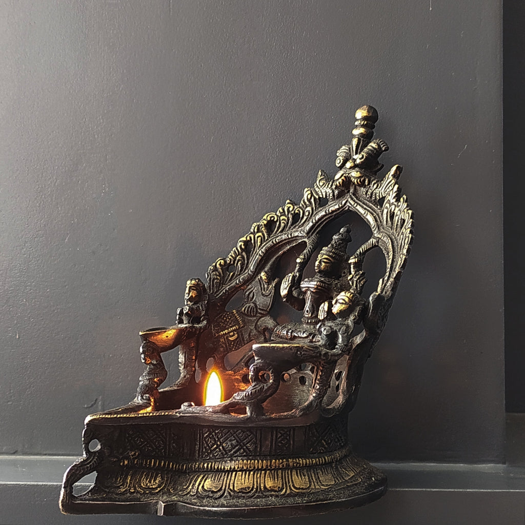 Vintage Kamatchi Vilakku - Divine Brass Oil Lamp Of Lakshmi - Goddess Of Wealth. Height 16 cm x Width 13 cm
