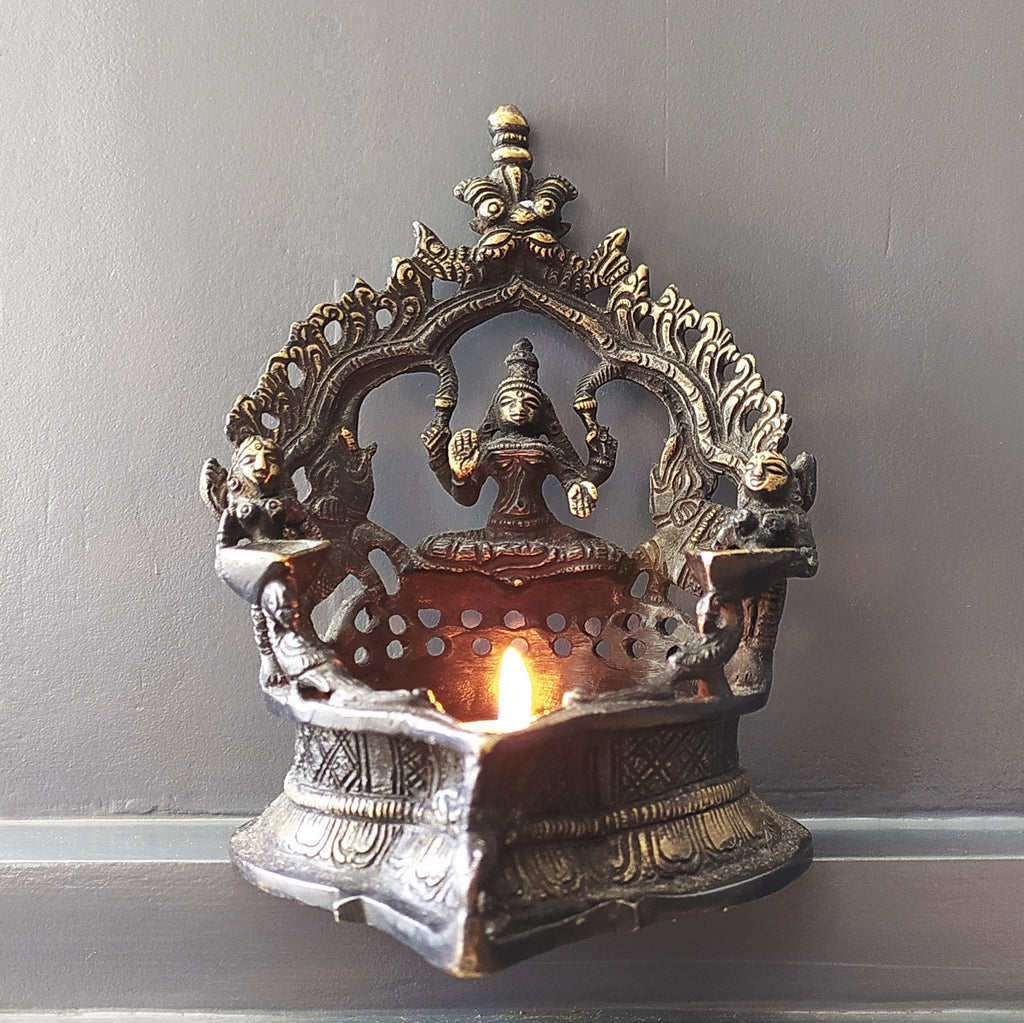 Vintage Kamatchi Vilakku - Divine Brass Oil Lamp Of Lakshmi - Goddess Of Wealth. Height 16 cm x Width 13 cm