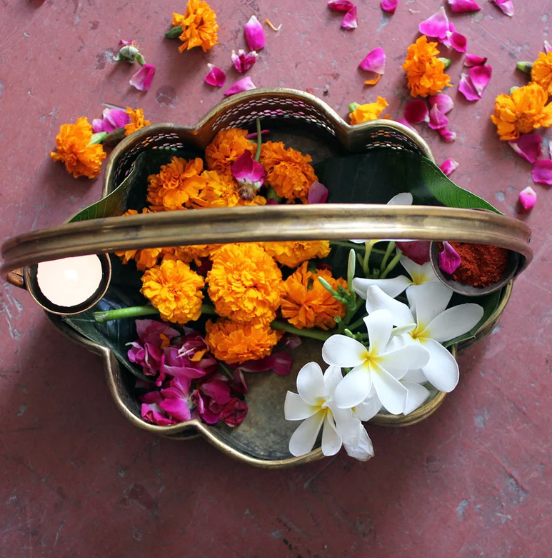 Poola Sajja - Vintage Brass Flower Basket - L 30 cm x W 22 cm x Ht 23 cm