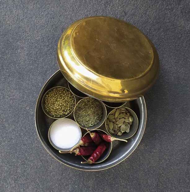 Vintage Round Brass Condiment | Spice Box With 7 Containers, Diameter 20 cm x Ht 12 cm