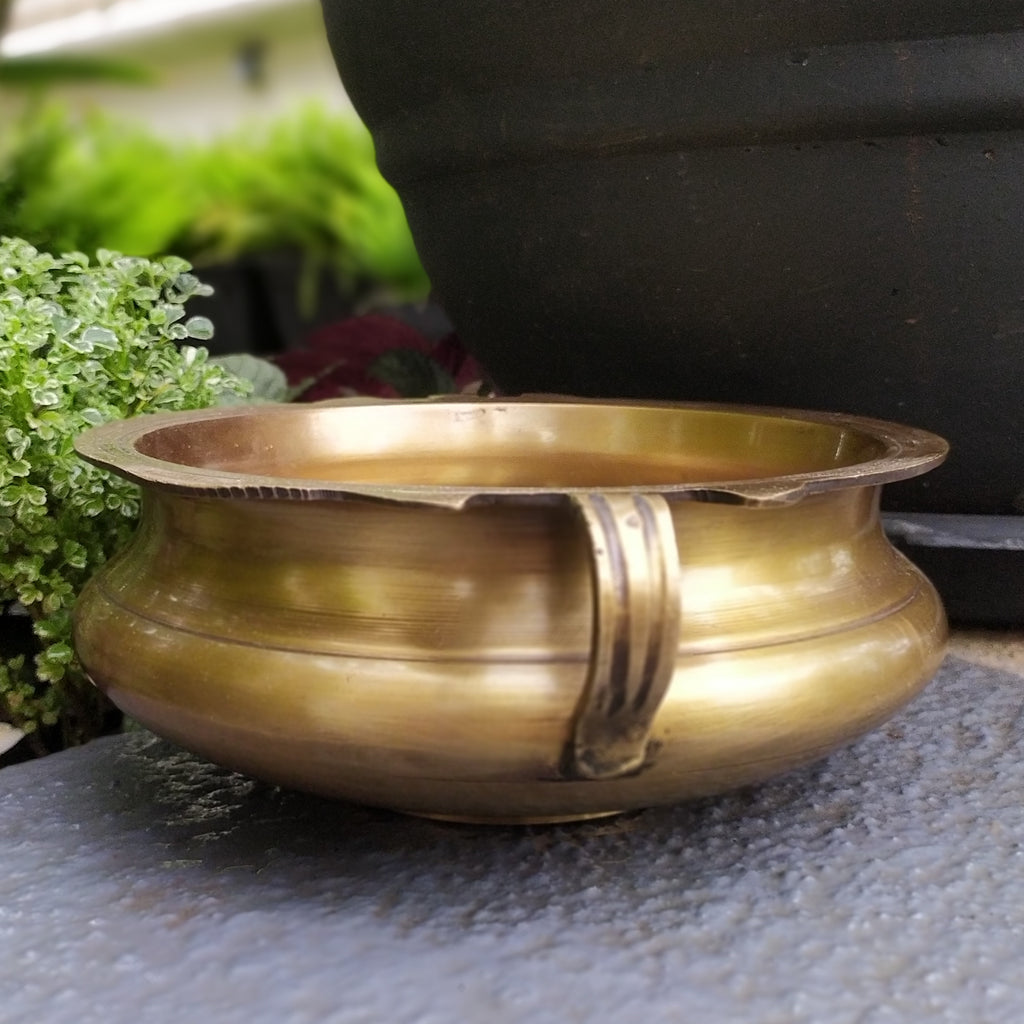 Traditional Brass Urli For Floating Flowers & Diyas. Diameter 23 cm x Height 9 cm