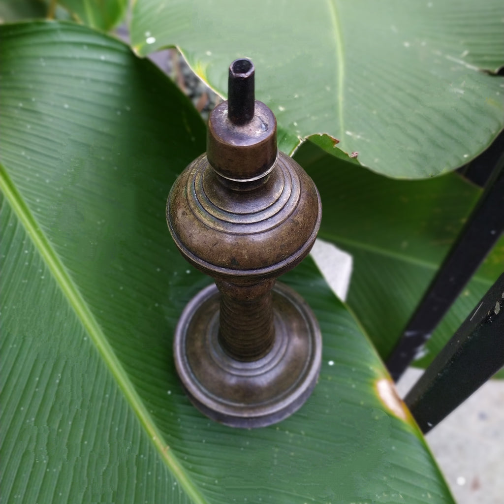 Vintage Brass Oil & Wick Lamp. Height 28 cm x Diameter 11.5 cm