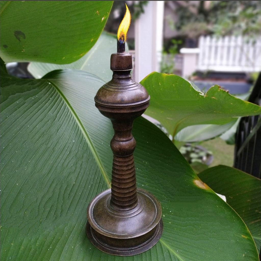 Vintage Brass Oil & Wick Lamp. Height 28 cm x Diameter 11.5 cm