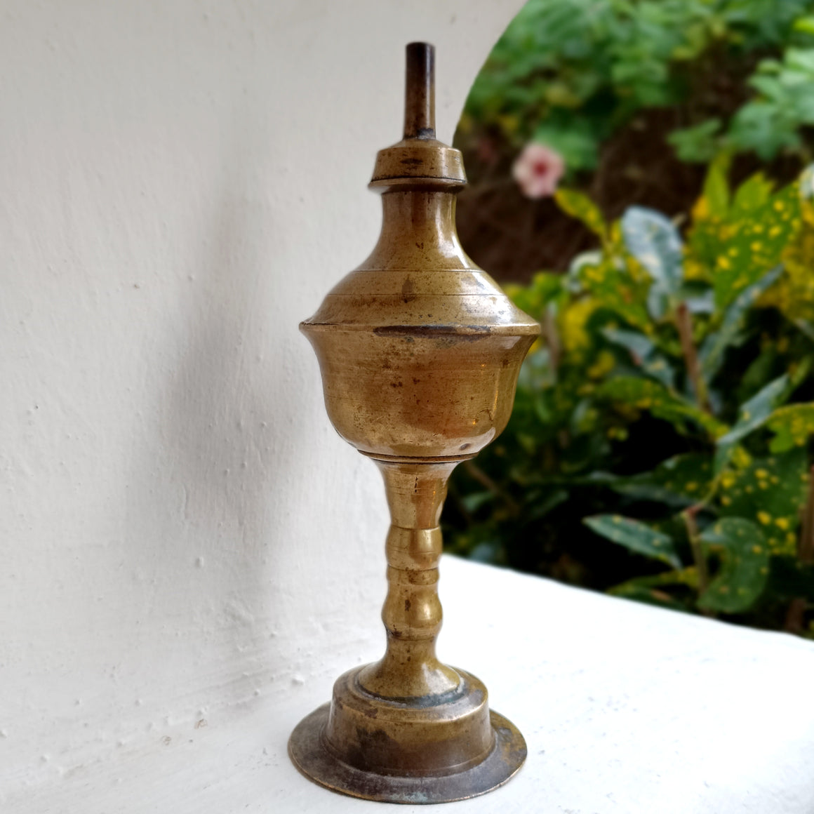 Vintage Brass Oil & Wick Lamp. Height 20 cm x Diameter 7 cm