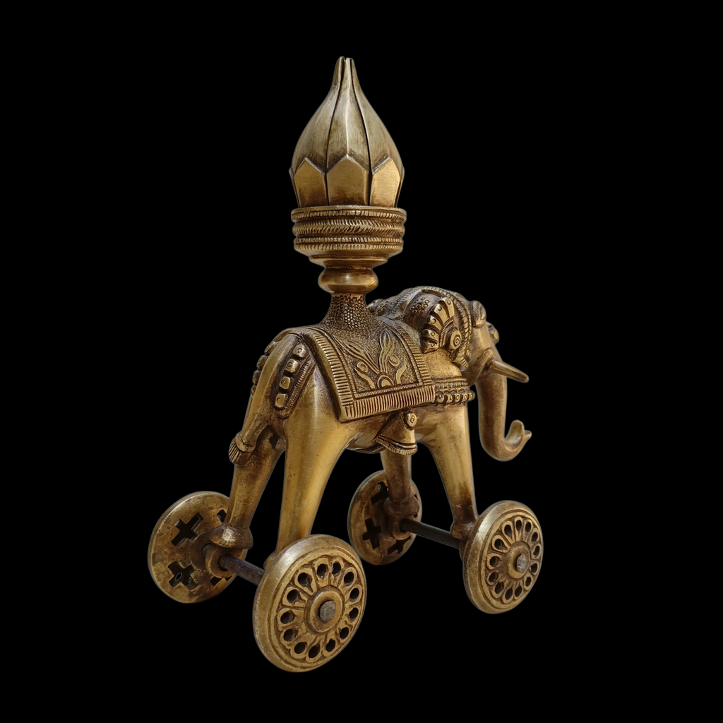 Majestic Brass Elephant On Wheels With A 16 Petals Lotus Lamp. L 16.5 cm x Ht 21 cm x W 8.5 cm (Copy)