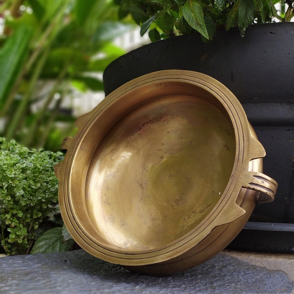 Traditional Brass Urli For Floating Flowers & Diyas. Diameter 23 cm x Height 9 cm