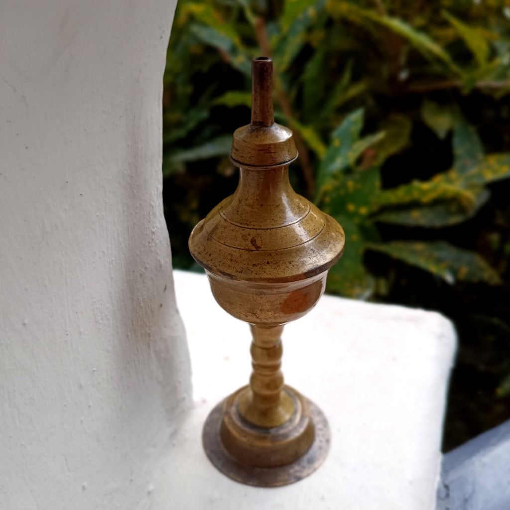 Vintage Brass Oil & Wick Lamp. Height 20 cm x Diameter 7 cm