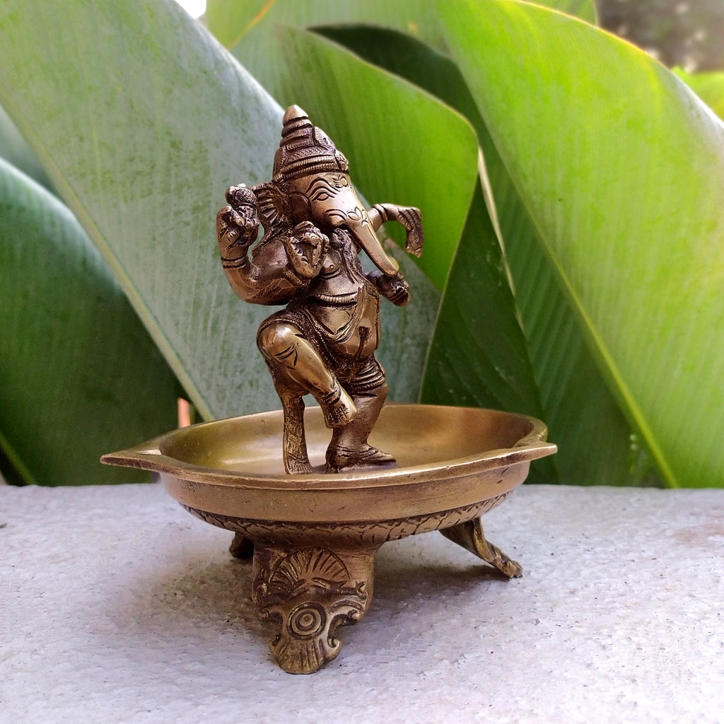 Majestic Brass Oil Lamp With Dancing Ganesha - Height 17 cm x Diameter 13 cm