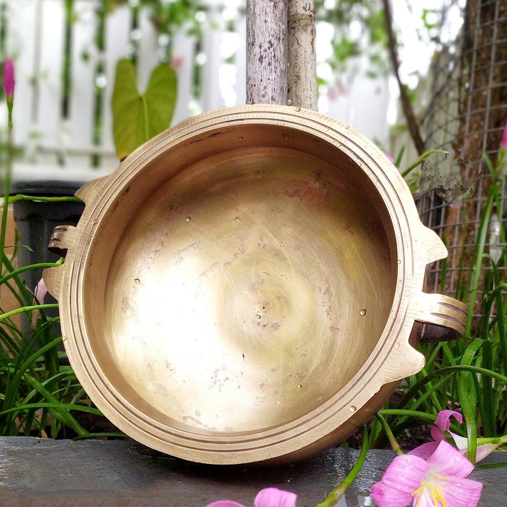 Traditional Brass Urli For Floating Flowers & Diyas. Diameter 23 cm x Height 9 cm