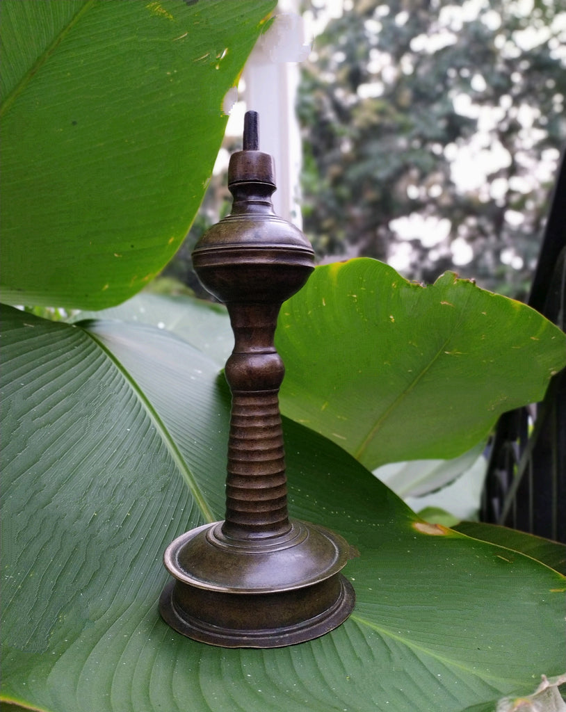 Vintage Brass Oil & Wick Lamp. Height 28 cm x Diameter 11.5 cm