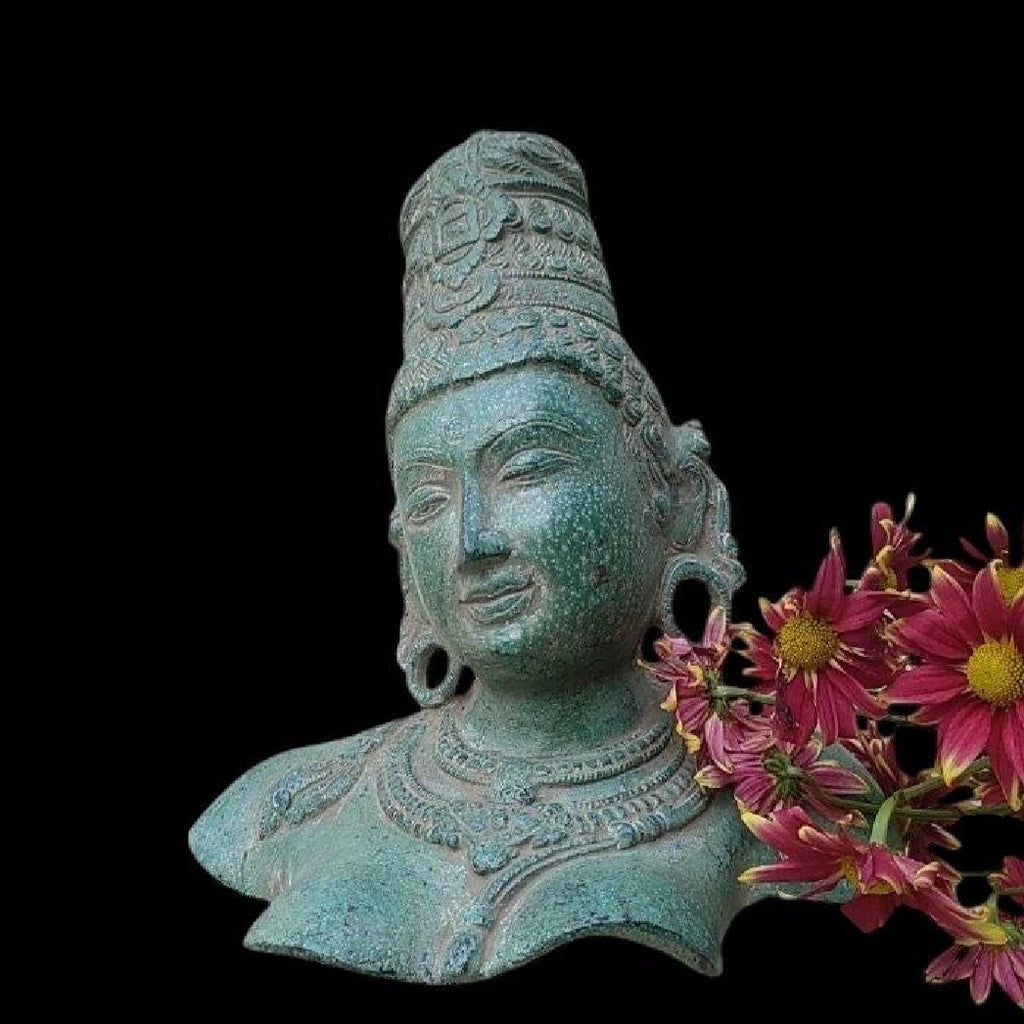 Magnificent Brass Bust Of Parvati - Indian Goddess of Fertility, Love & Devotion. Height 31 cm x Width 24 cm