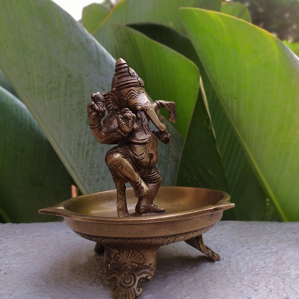 Majestic Brass Oil Lamp With Dancing Ganesha - Height 17 cm x Diameter 13 cm