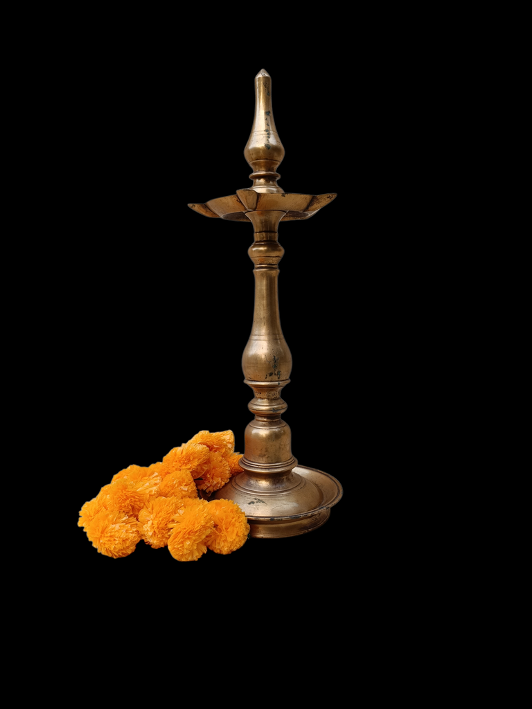 Traditional Vintage Brass Oil Lamp | Vilakku For Puja Room. Height 57 cm x Diameter 18 cm