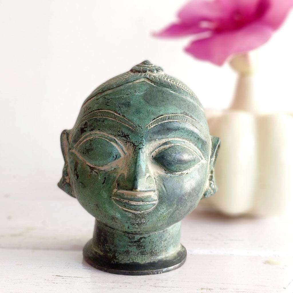 Brass Bust of Gangaur Gauri - Goddess of Fertility, Love & Devotion. H 10.5 cm x W 8.5 cm