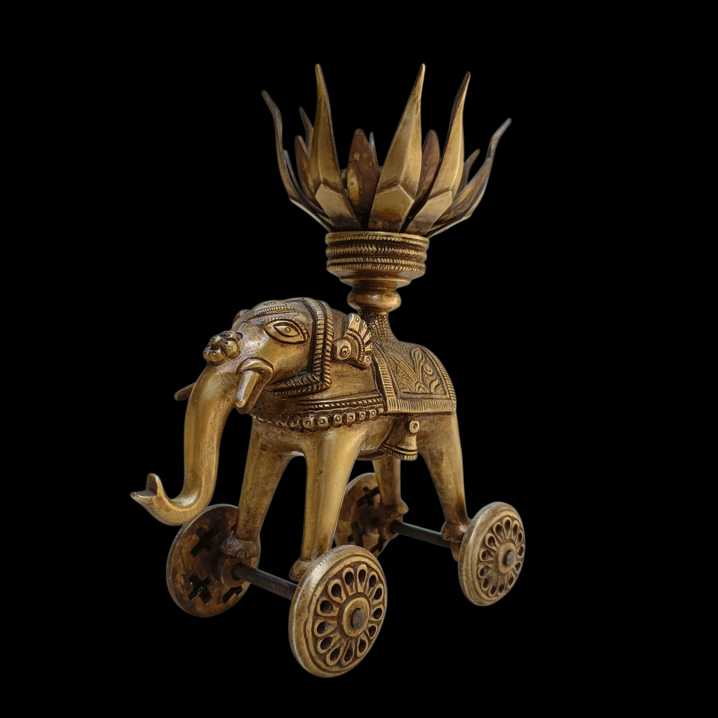 Majestic Brass Elephant On Wheels With A 16 Petals Lotus Lamp. L 16.5 cm x Ht 21 cm x W 8.5 cm (Copy)