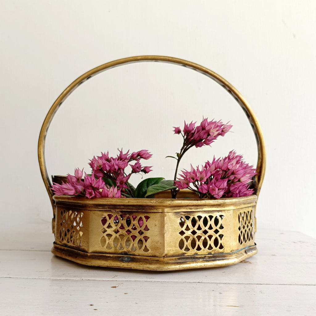 Poola Sajja - Traditional Vintage Brass Flower Basket - Length 22 cm x W 22 cm x Ht 22 cm