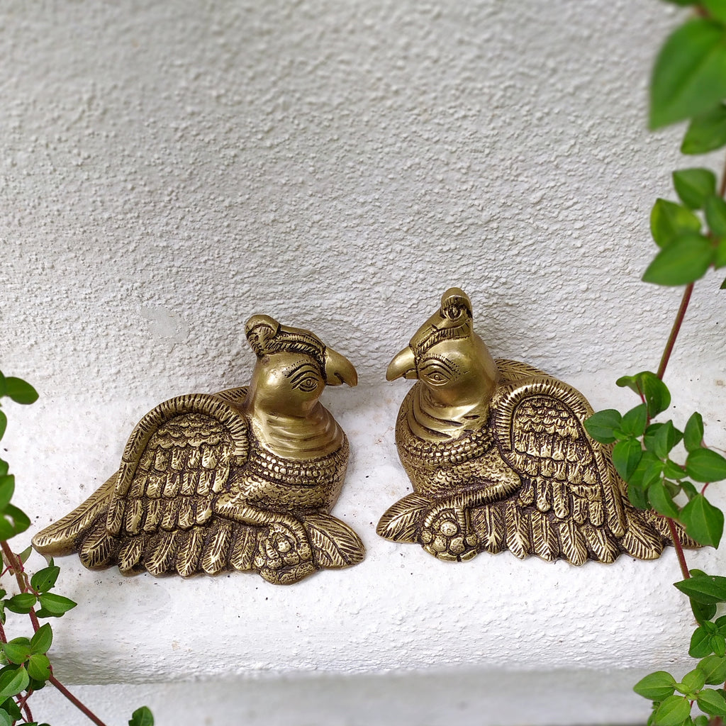 Enchanting Pair of Brass Parrots. Length 16 cm x Height 13 x Depth 5 cm