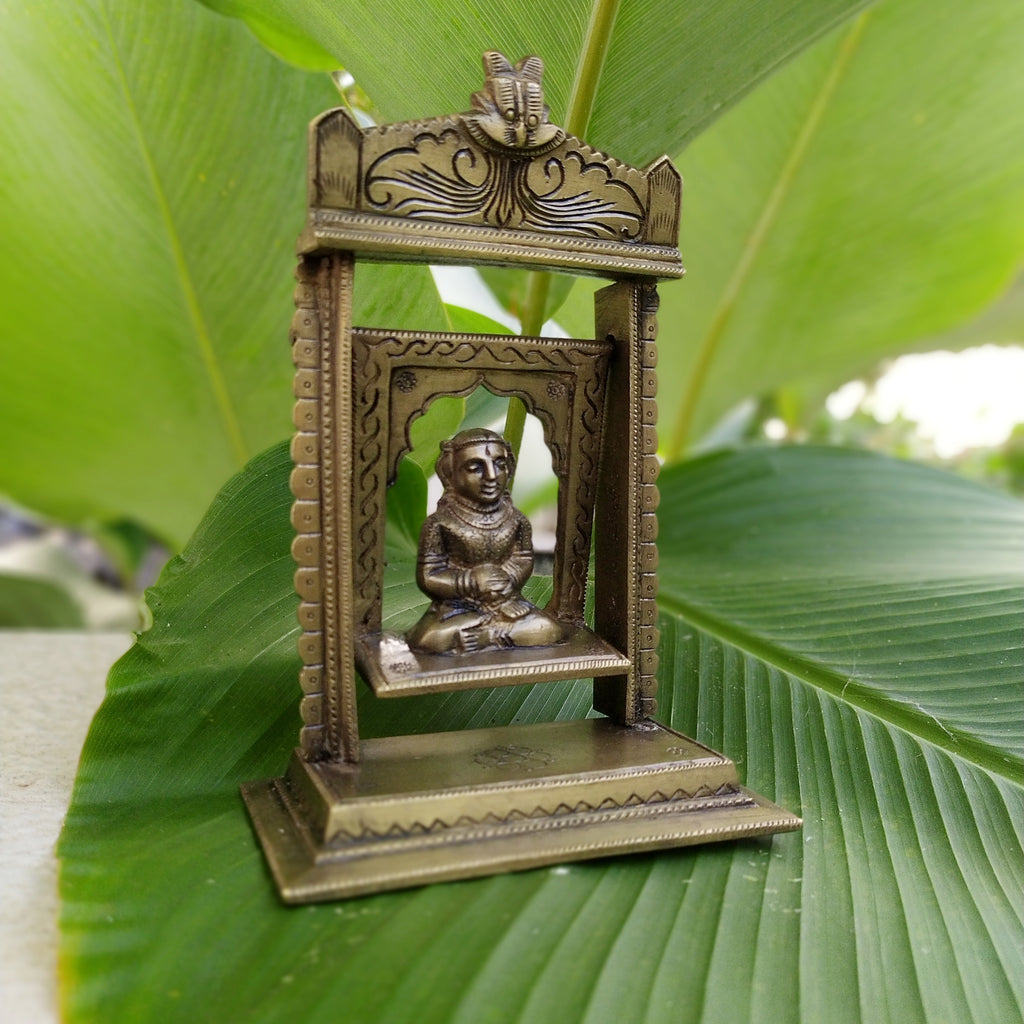 Vintage Idol Of Hindu Goddess Padmavathi On Swing - Alamelu Manga. Ht 15 cm x L 10 cm x W 8.5 cm