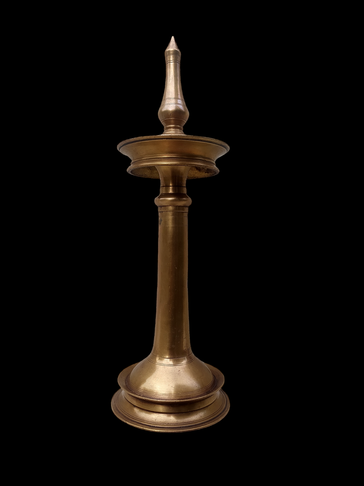 Nilavilakku - Traditional Kerala Brass Oil Lamp. Height 51 cm x Diameter 16.5 cm