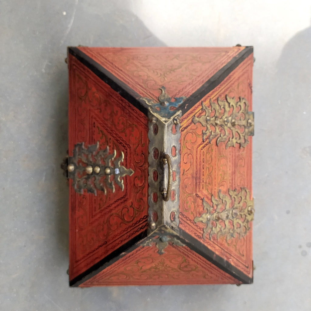 Nettoor Petti - Traditional Wooden Kerala Jewellery Box With Brass Fittings. L 36 cm x W28 cm x H26 cm