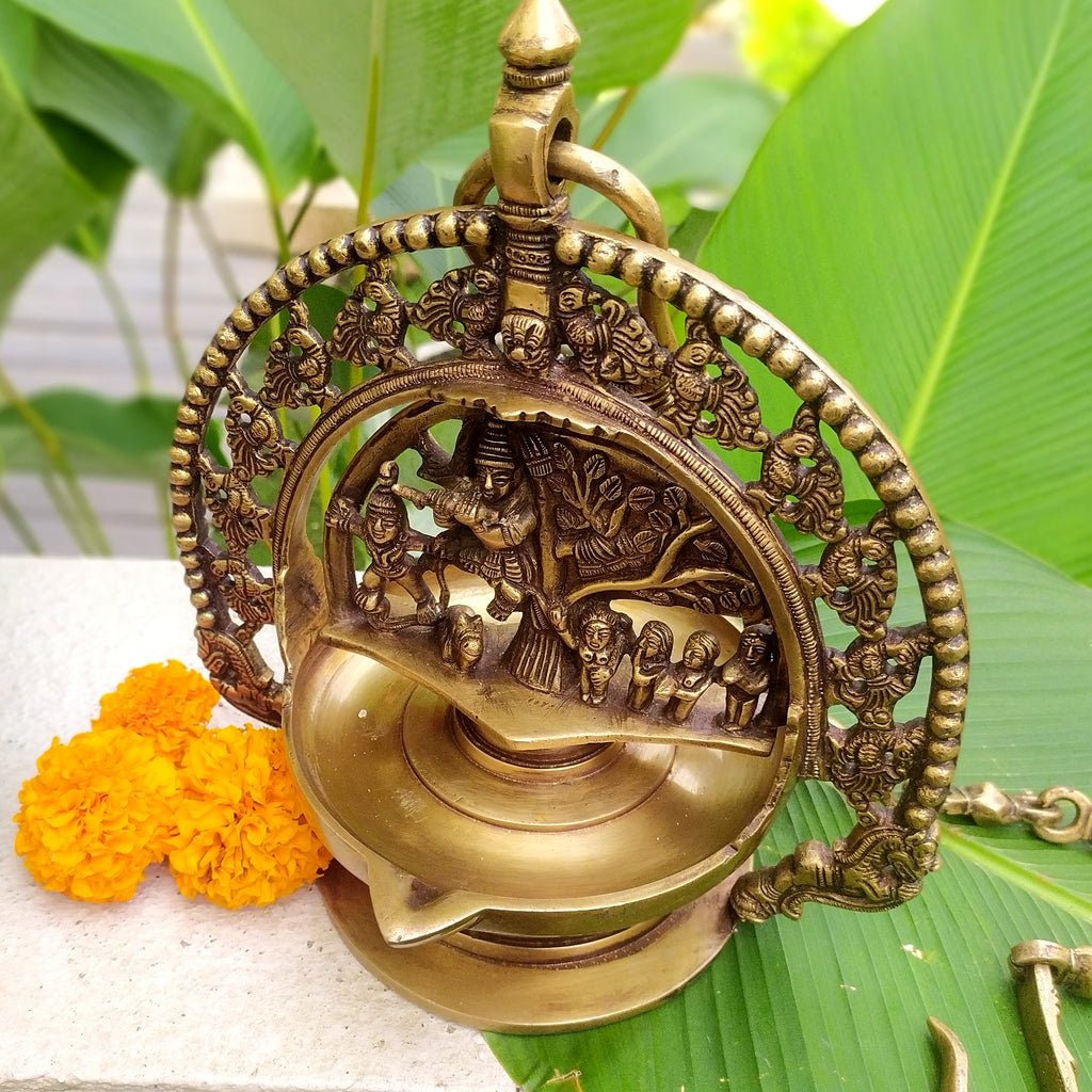 Traditional Gaja Krishna Vilakku Brass Lamp With Mythical Yalis. Height 83 cm x Width 26 cm