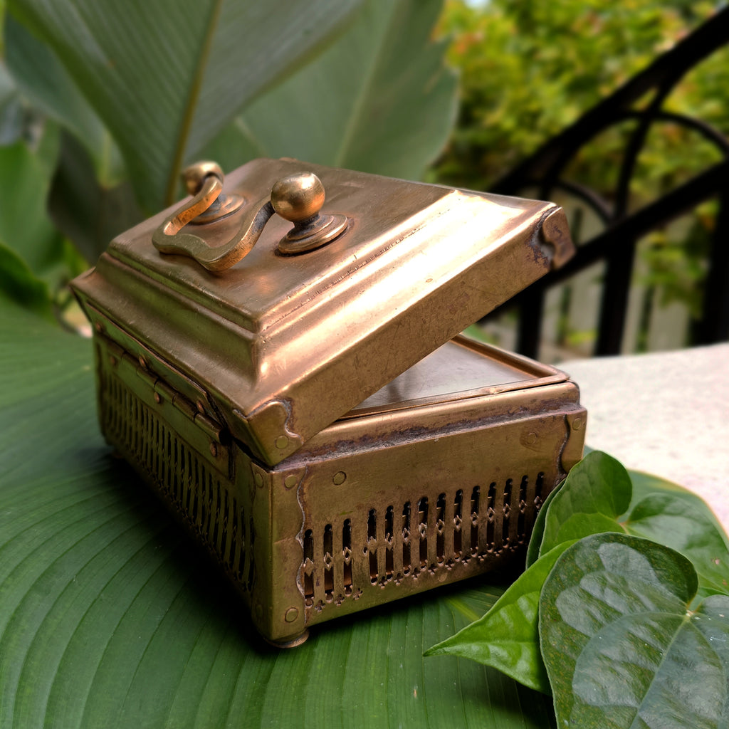 Traditional Brass Paan Dan | Betel Nut Box With 7 Compartments. Length 17 cm