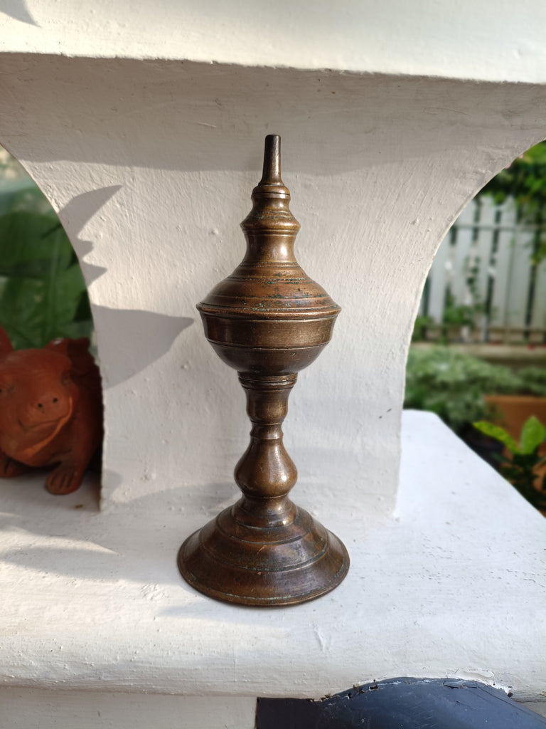 Traditional Brass Oil & Wick Lamp. Height 27 cm x Diameter 11 cm