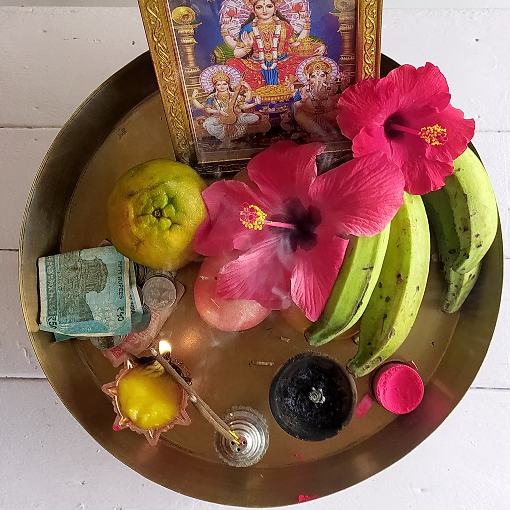 Brass Pooja Thaali | Fruit Bowl Handcrafted With 4 Horse Legs - Diameter 33 cm x Height 8 cm