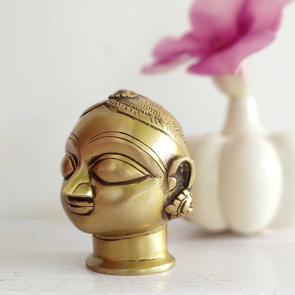 Vintage Brass Bust of Gangaur Gauri - Goddess of Fertility, Love & Devotion. H 10.5 cm x W 8.5 cm