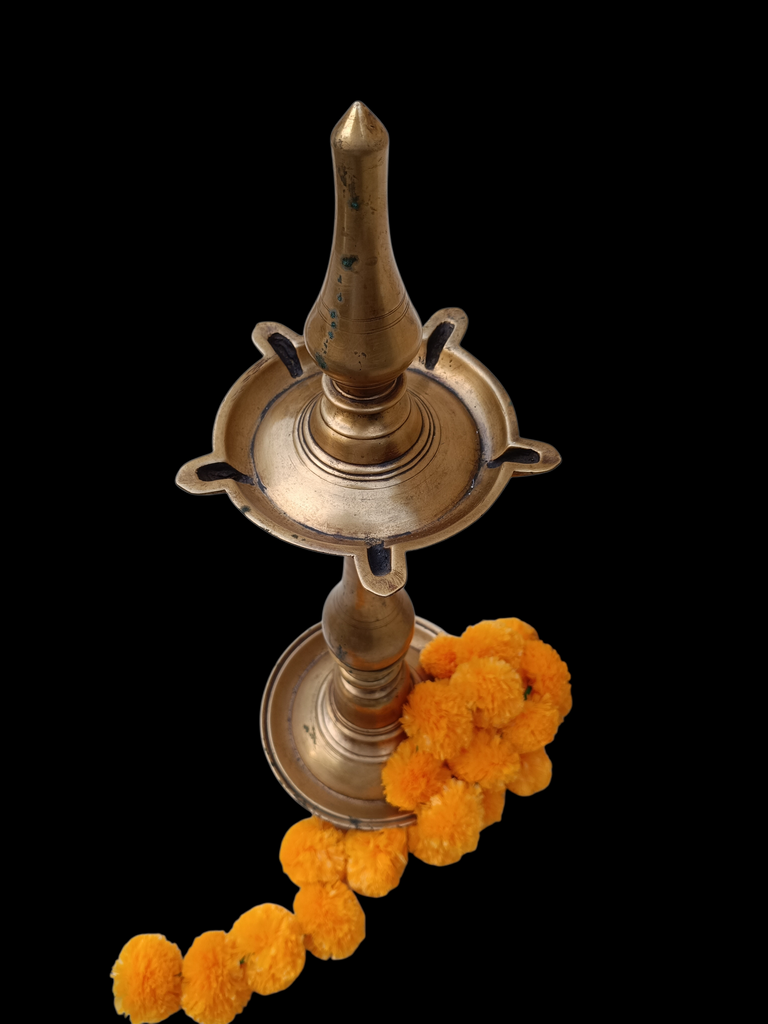 Traditional Vintage Brass Oil Lamp | Vilakku For Puja Room. Height 57 cm x Diameter 18 cm