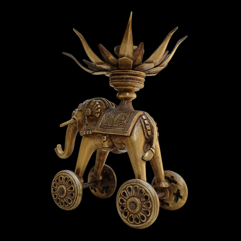 Majestic Brass Elephant On Wheels With A 16 Petals Lotus Lamp. L 16.5 cm x Ht 21 cm x W 8.5 cm (Copy)