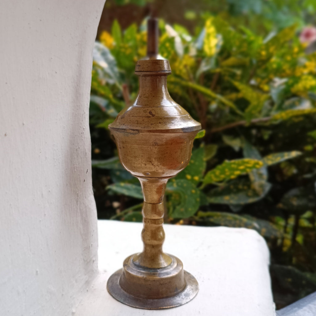 Vintage Brass Oil & Wick Lamp. Height 20 cm x Diameter 7 cm