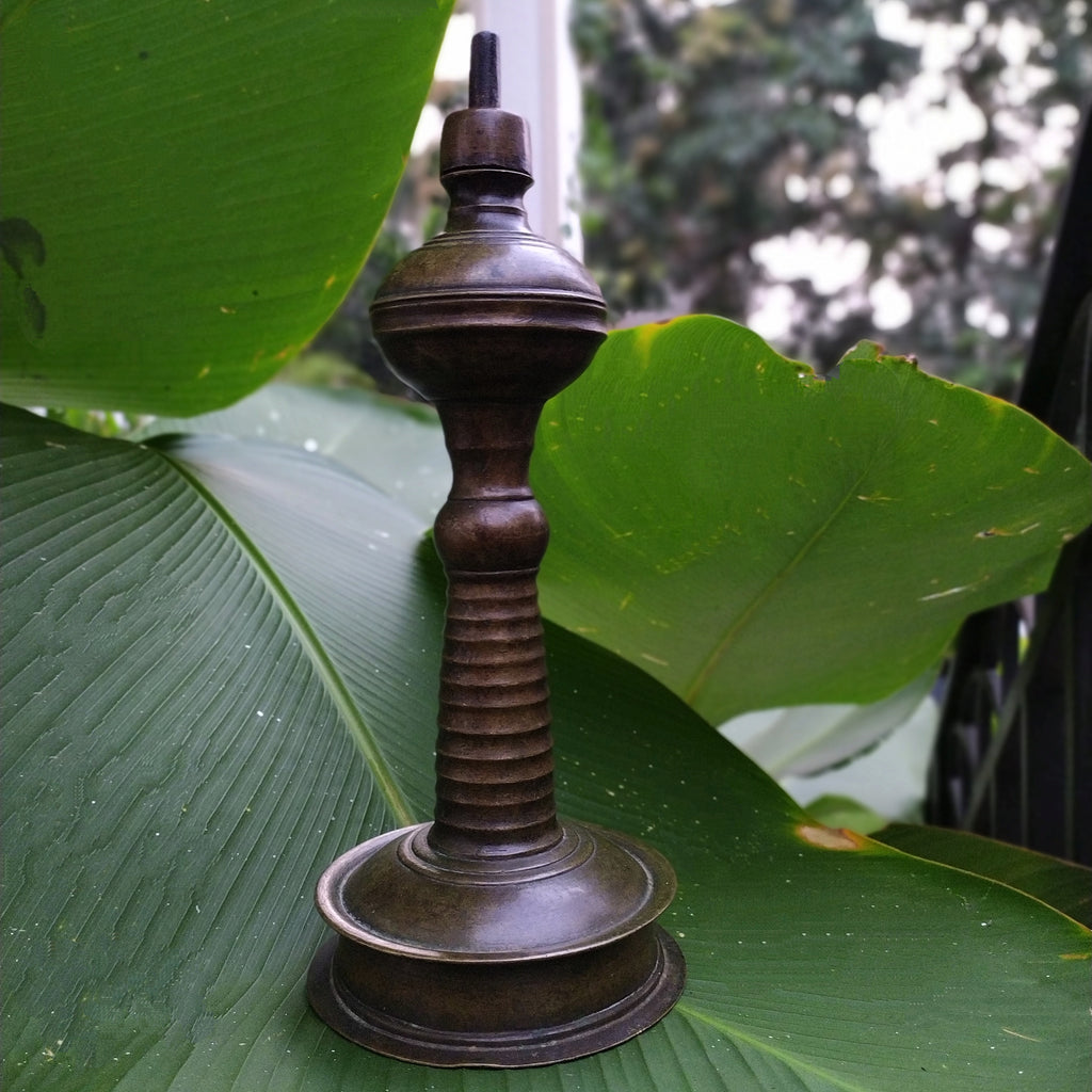 Vintage Brass Oil & Wick Lamp. Height 28 cm x Diameter 11.5 cm