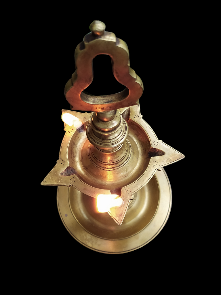 Traditional Kerala Brass Oil Lamp. Height 32 cm x Diameter 18 cm