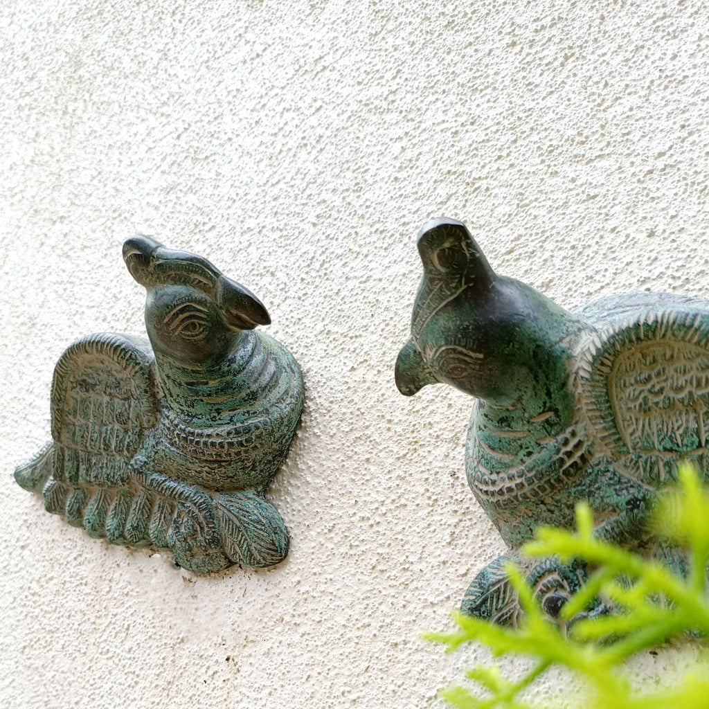 Enchanting Pair of Handcrafted Brass Parrots. Length 16 cm x Height 13 x Depth 5 cm