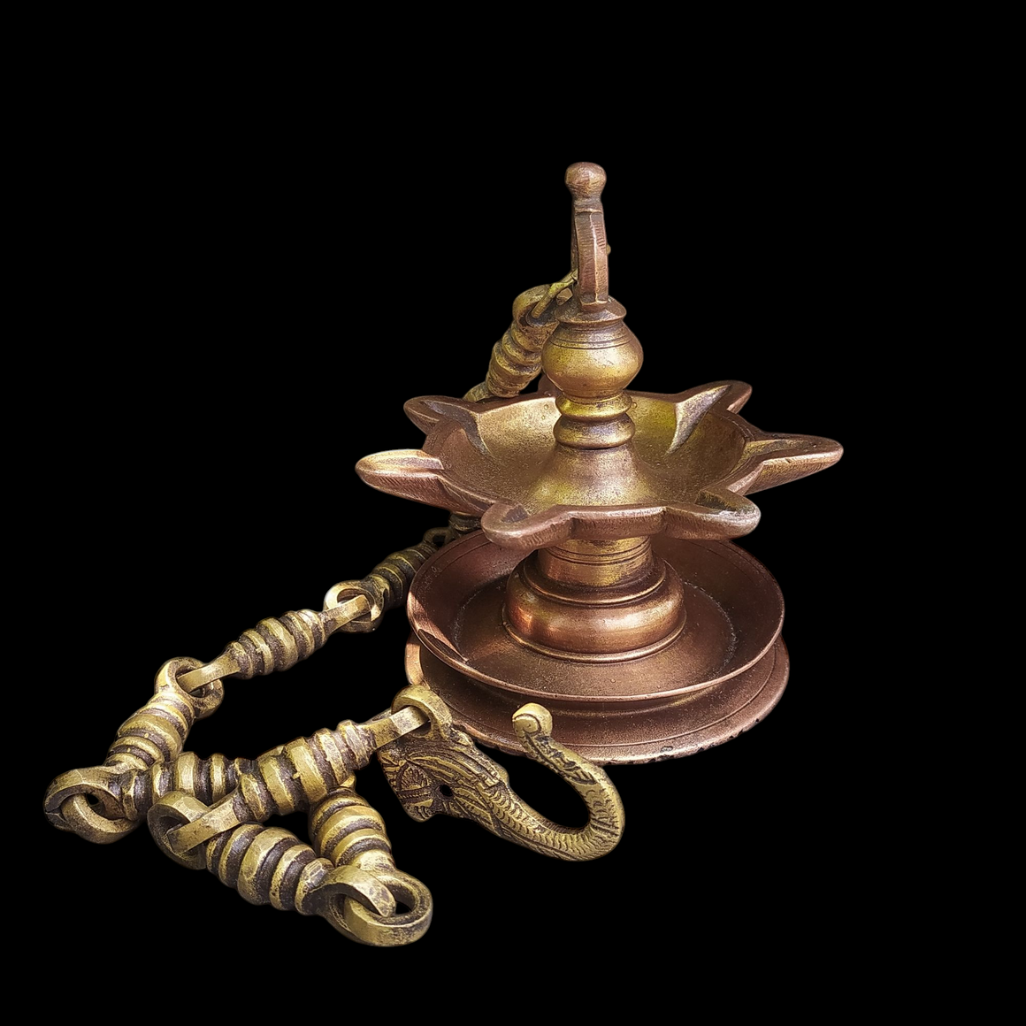 Thooku Vilakku - Heritage Brass Oil Lamp From South India. Length 76 cm x Diameter 12 cm (Copy)