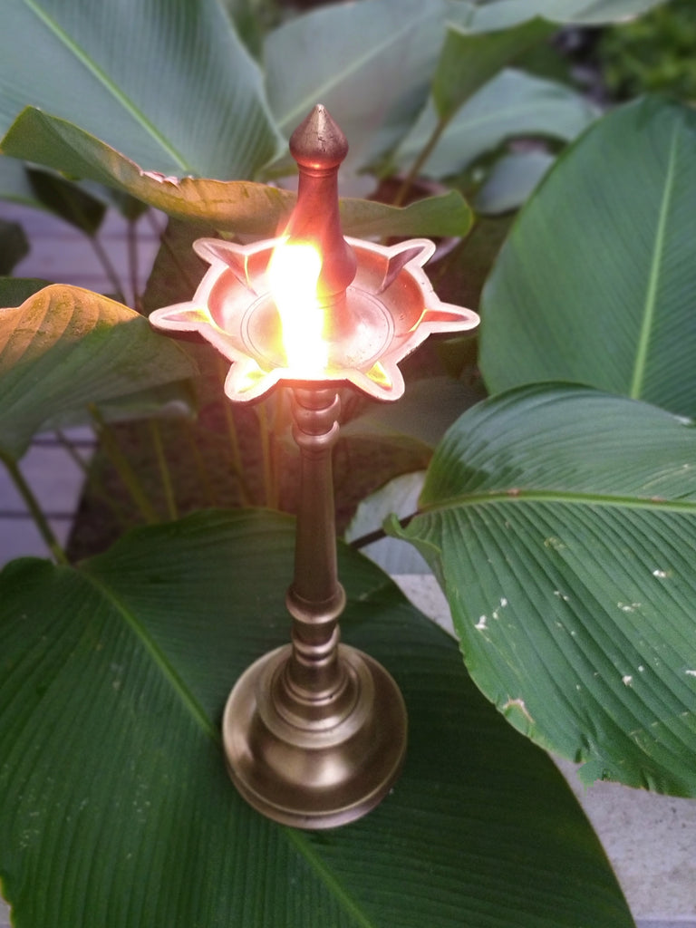 Vintage Traditional Brass Oil Lamp | Vilakku With 7 Grooves  . Height 48 cm x Diameter 13 cm
