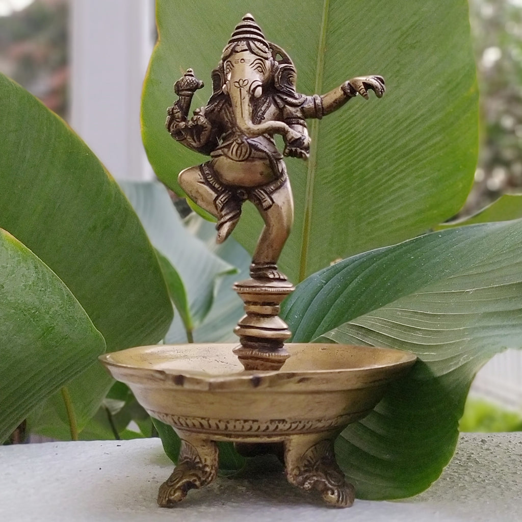 Majestic Brass Oil Lamp With Dancing Ganesha - Height 21 cm x Diameter 13 cm