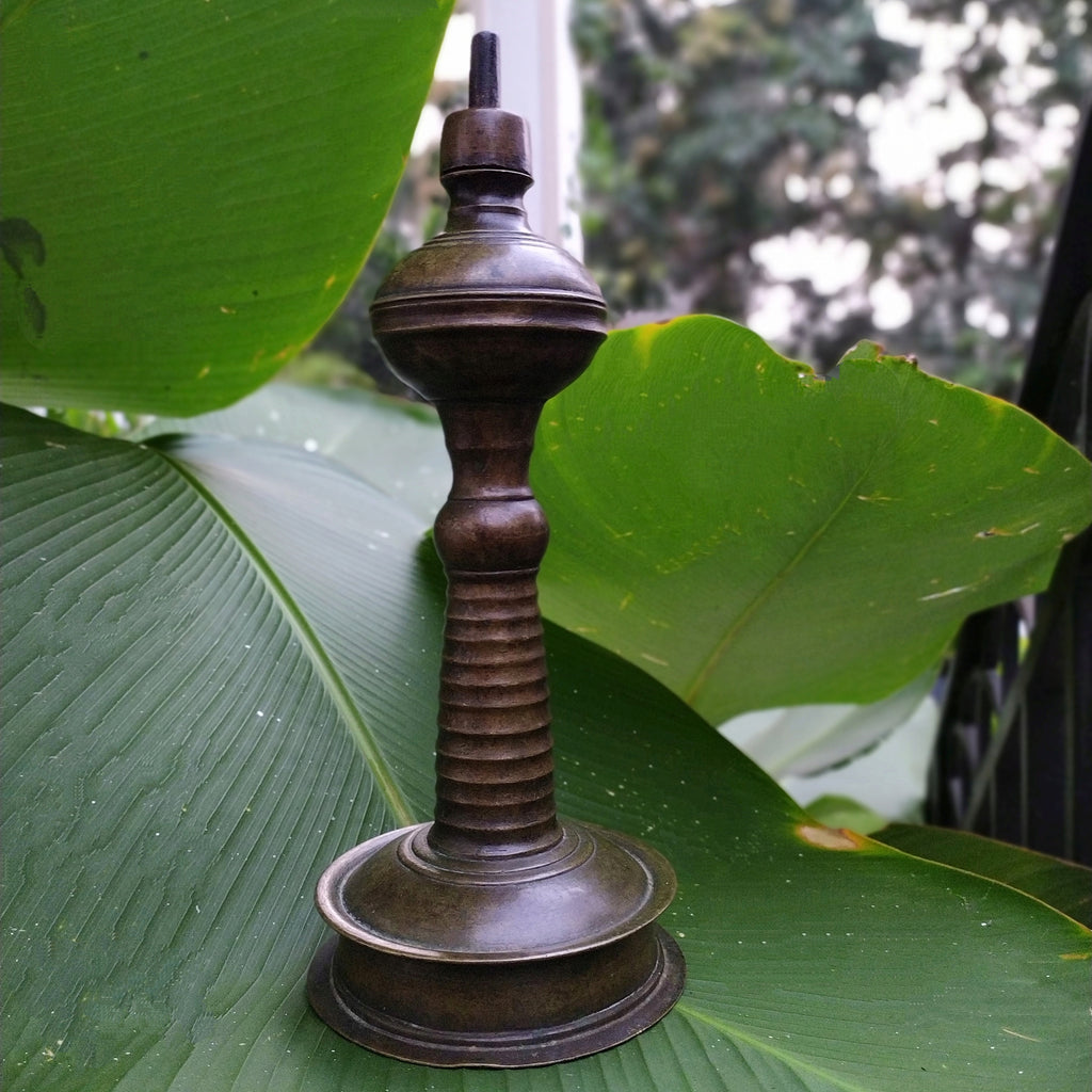 Vintage Brass Oil & Wick Lamp. Height 28 cm x Diameter 11.5 cm