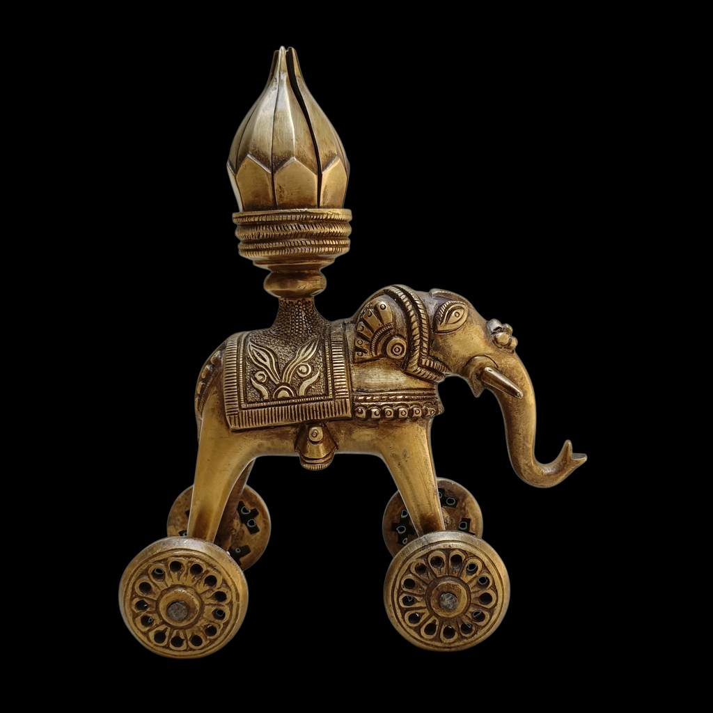 Majestic Brass Elephant On Wheels With A 16 Petals Lotus Lamp. L 16.5 cm x Ht 21 cm x W 8.5 cm (Copy)