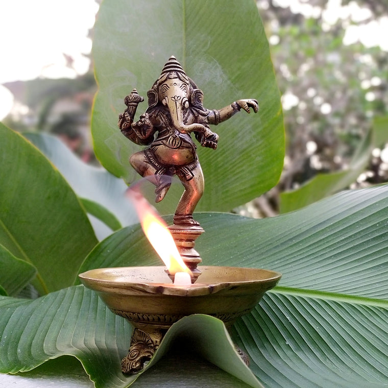 Majestic Brass Oil Lamp With Dancing Ganesha - Height 21 cm x Diameter 13 cm