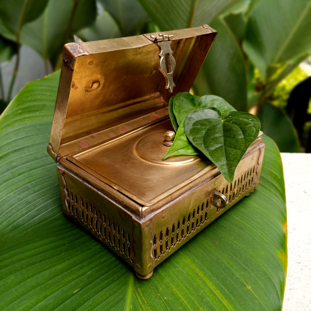 Traditional Brass Paan Dan | Betel Nut Box With 7 Compartments. Length 17 cm