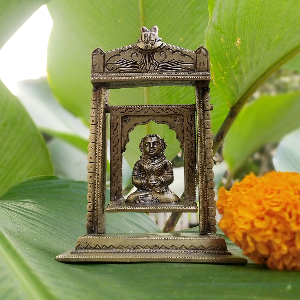 Vintage Idol Of Hindu Goddess Padmavathi On Swing - Alamelu Manga. Ht 15 cm x L 10 cm x W 8.5 cm