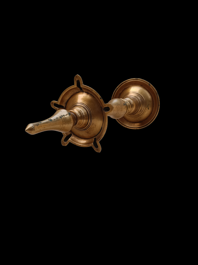 Traditional Vintage Brass Oil Lamp | Vilakku For Puja Room. Height 57 cm x Diameter 18 cm