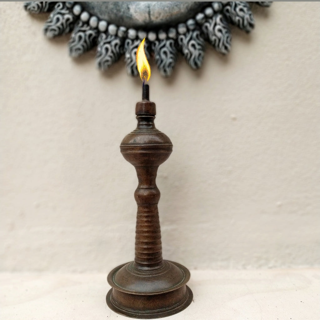 Vintage Brass Oil & Wick Lamp. Height 28 cm x Diameter 11.5 cm